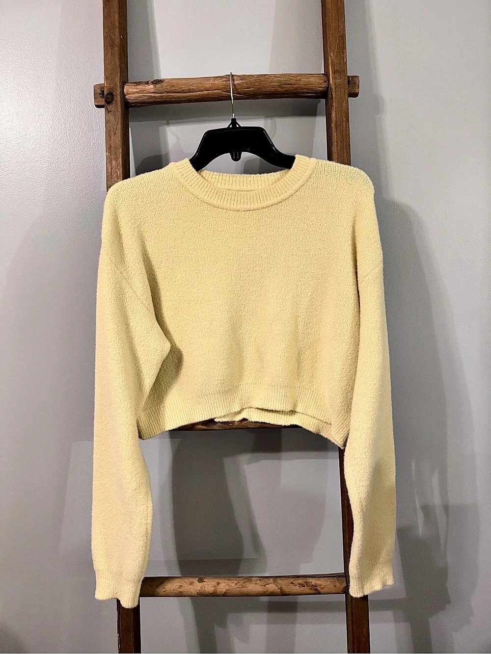 Zara Cropped Crewneck Sweater in Yellow Size Medium